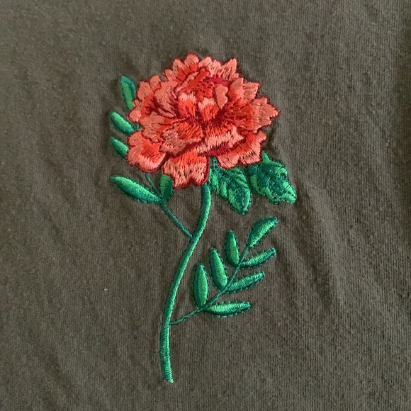 Desert dreamer dark charcoal short sleeve tshirt with flower on chest size xs - Picture 4 of 5